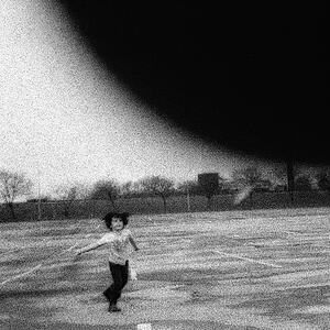 Efrim Manuel Menuk - Pissing Stars